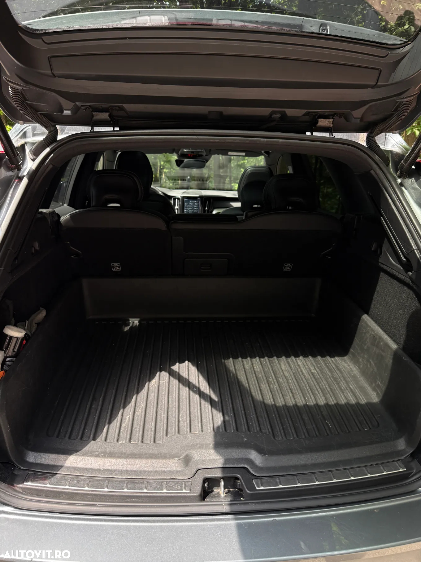 Volvo XC 60 T8 Twin Engine AWD R-Design - 25