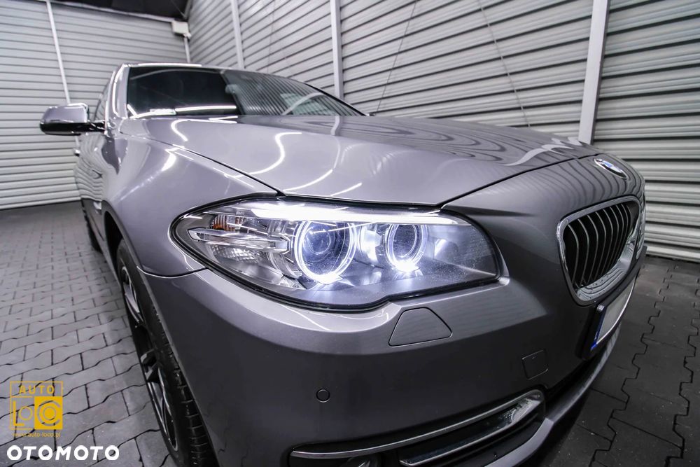 BMW Seria 5 528i xDrive Luxury Line - 34