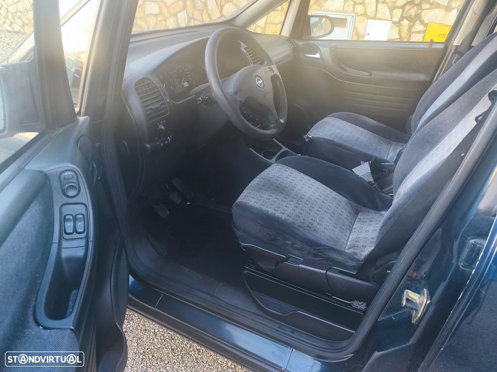 Opel Zafira 2.0 DTi - 9