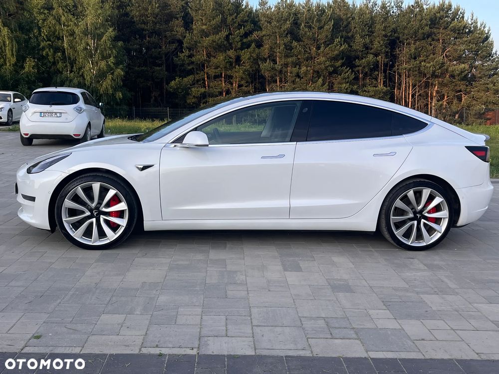 Tesla Model 3 - 4
