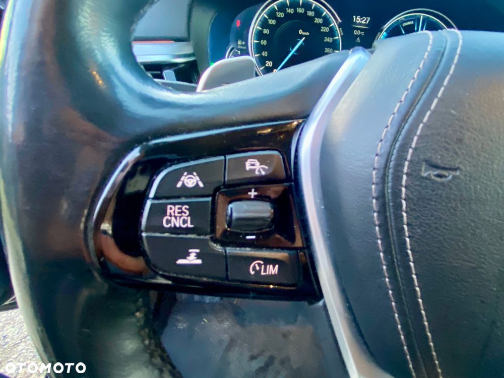 BMW Seria 5 525d - 12