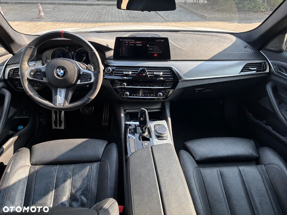 BMW Seria 5 540i xDrive - 7