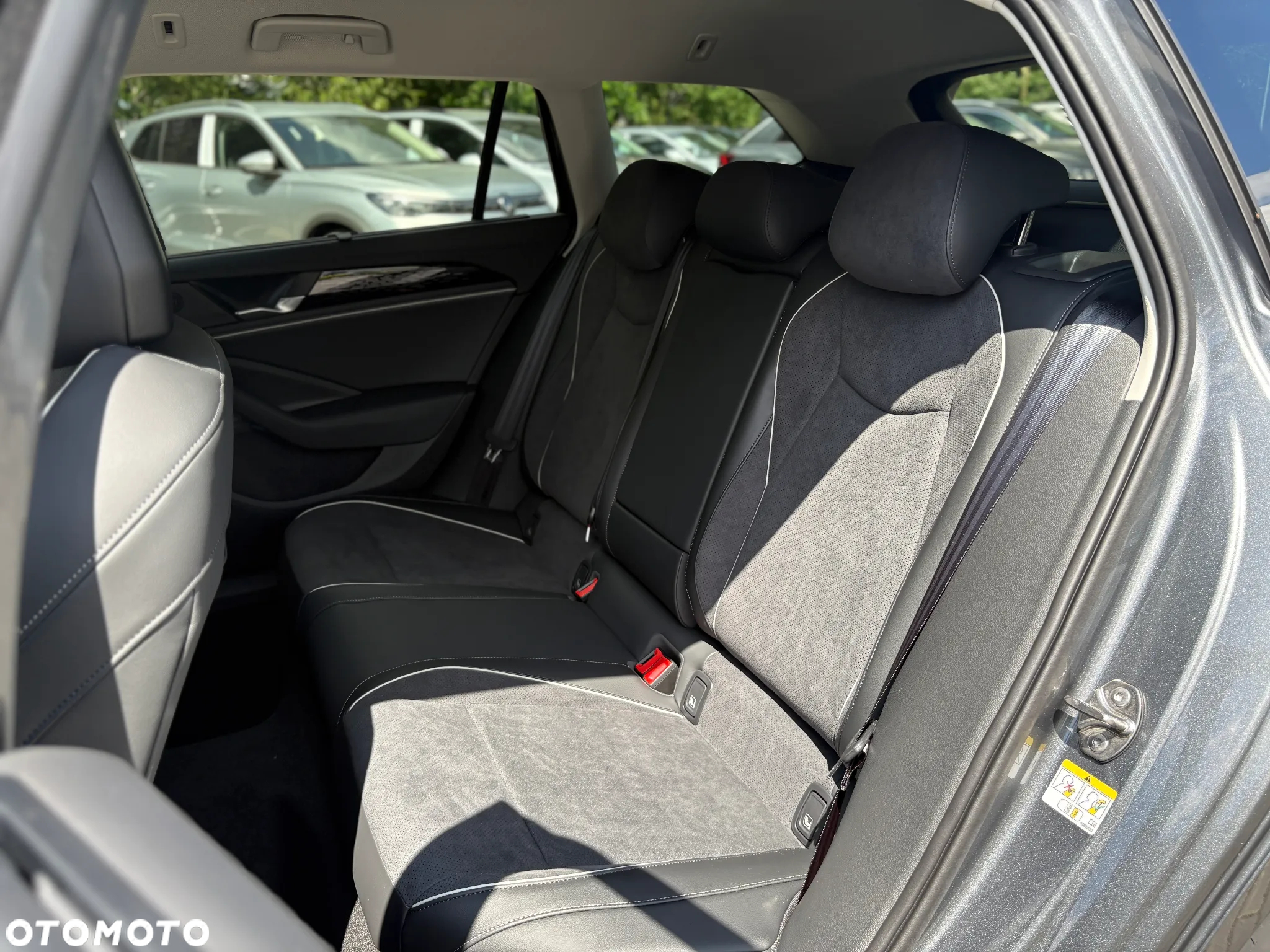 Volkswagen Passat 1.5 TSI ACT mHEV Business Plus DSG - 23
