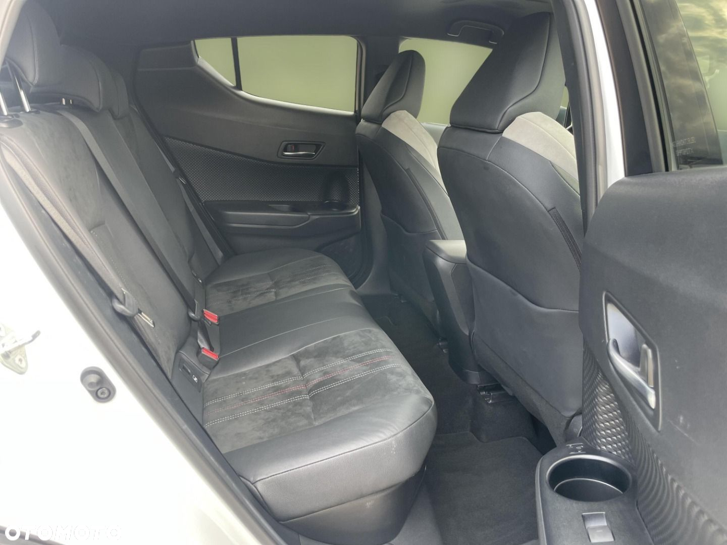 Toyota C-HR - 8