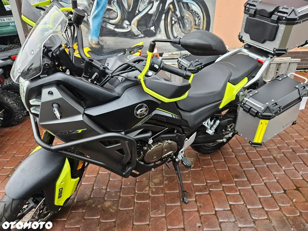 QJMOTOR SVT 650 - 14