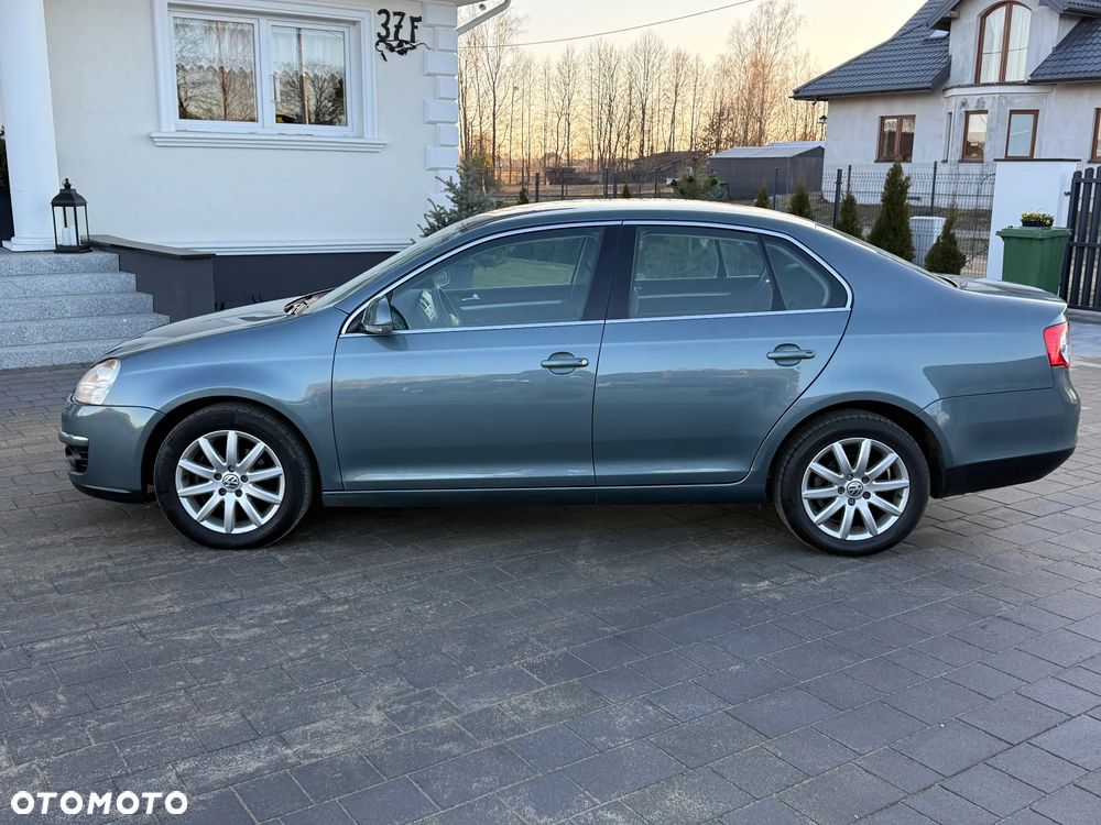 Volkswagen Jetta - 23