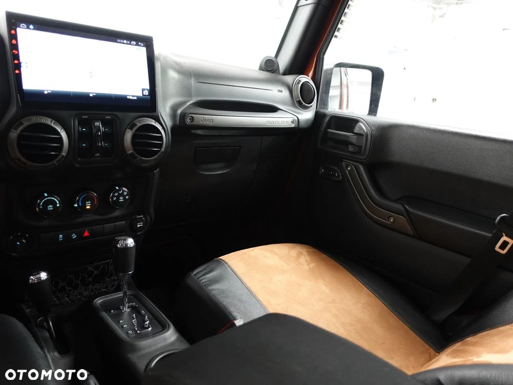 Jeep Wrangler - 32