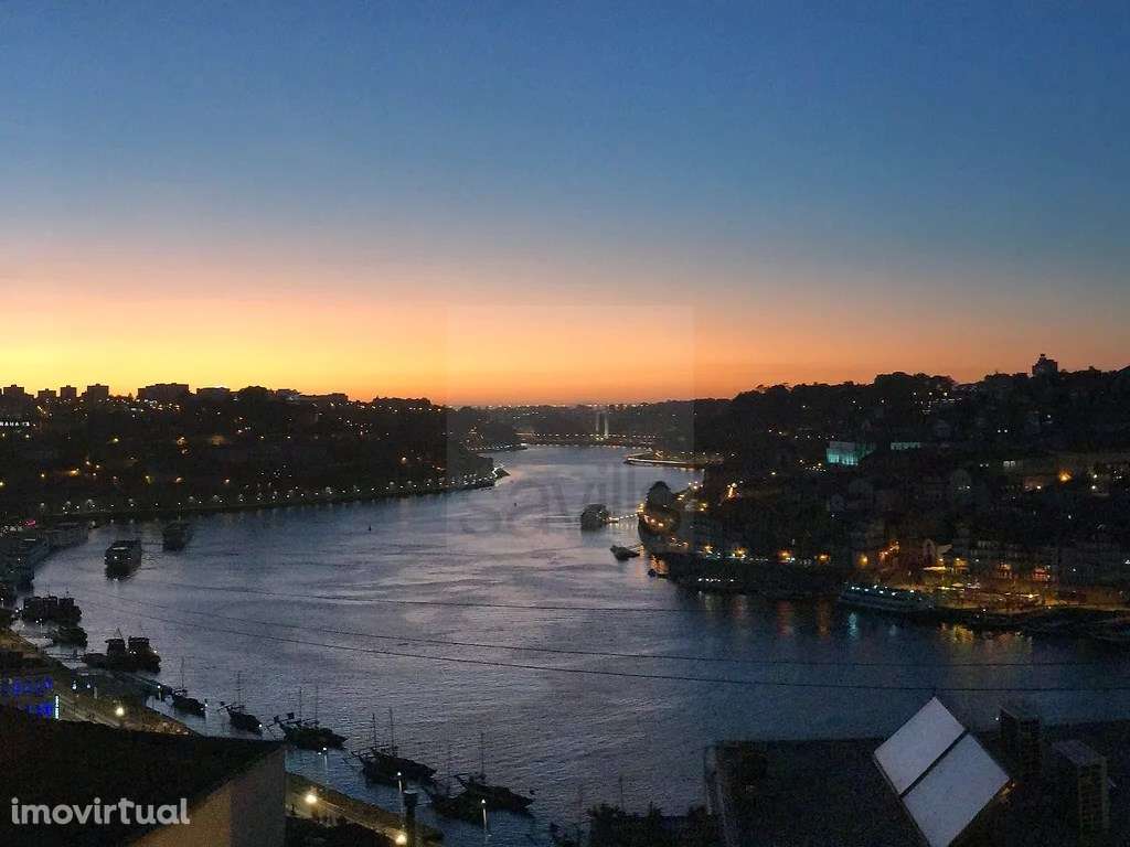 Apartamento T1 duplex com varanda e terraço em Vila Nova de Gaia - Grande imagem: 5/10