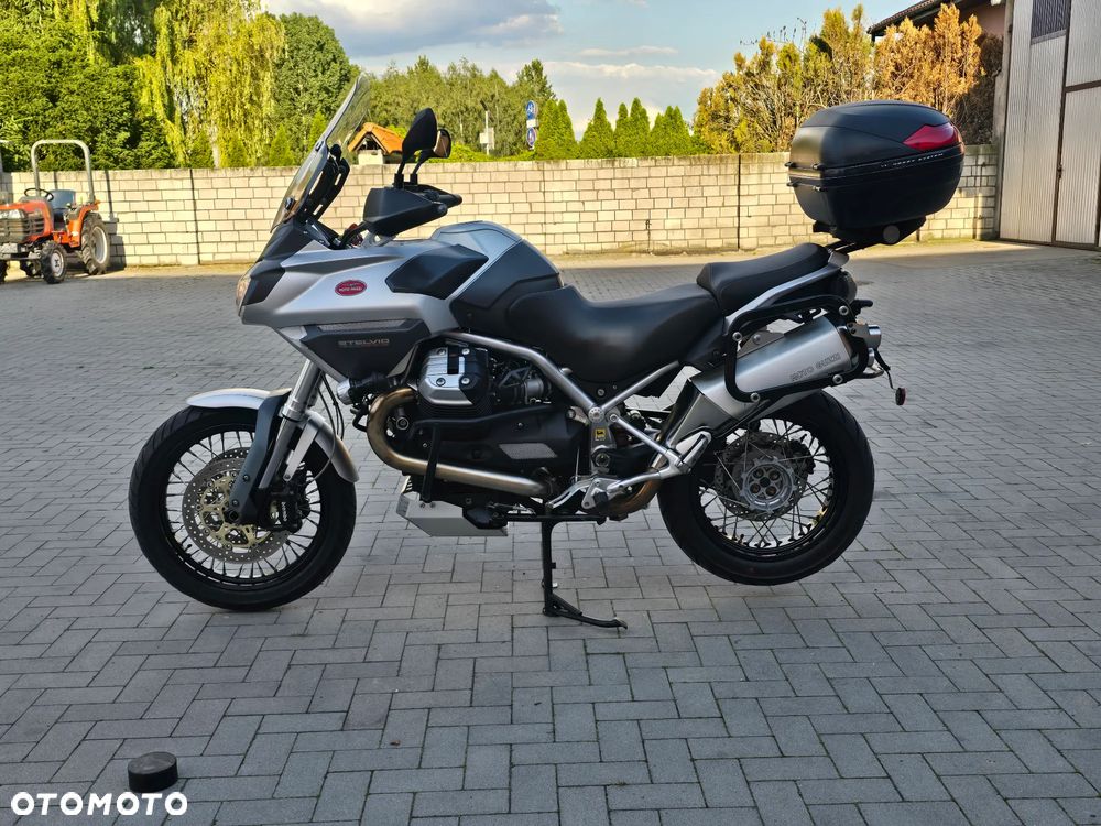 Moto Guzzi Stelvio - 4