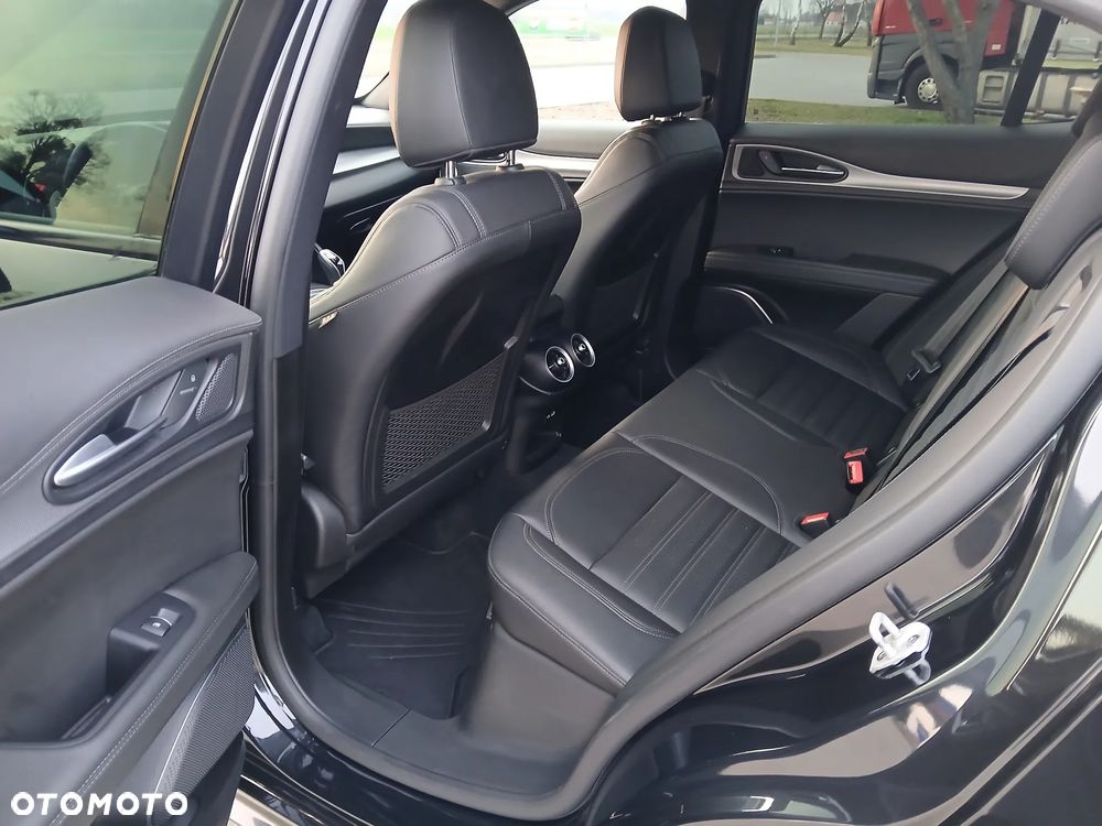 Alfa Romeo Stelvio 2.0 Turbo Veloce Q4 - 13