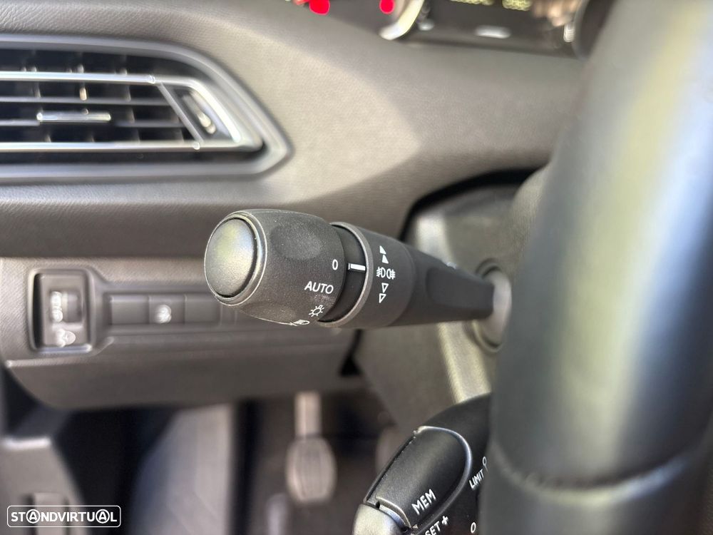 Peugeot 308 SW 1.5 BlueHDi Style J17 - 17