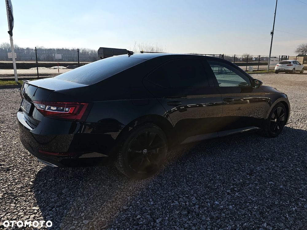 Skoda Superb 2.0 TDI Sportline DSG - 5