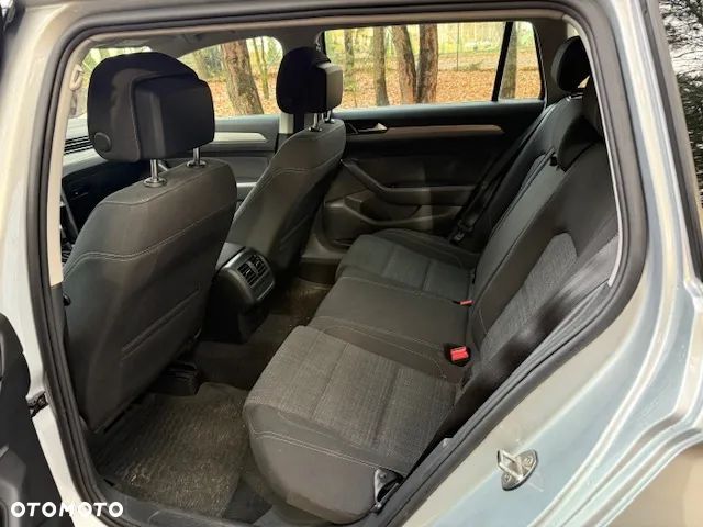 Volkswagen Passat 2.0 TDI EVO Business DSG - 9