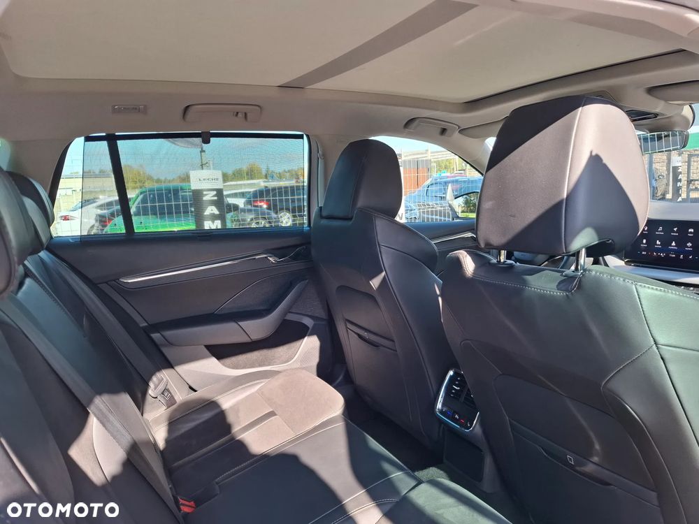 Skoda Octavia 2.0 TDI DSG 4x4 Scout - 26