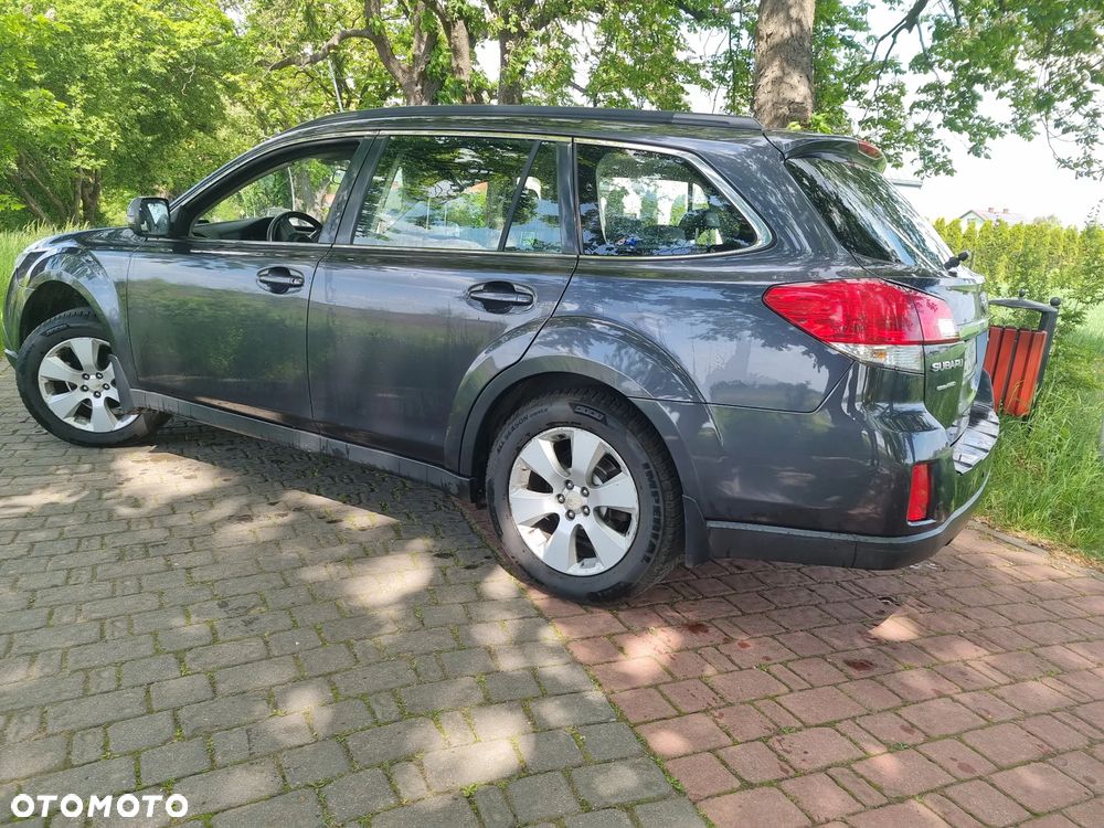 Subaru Outback 2.5i Comfort AT - 38