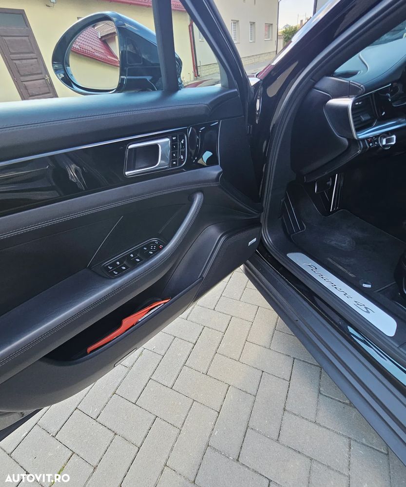 Porsche Panamera 4S - 17