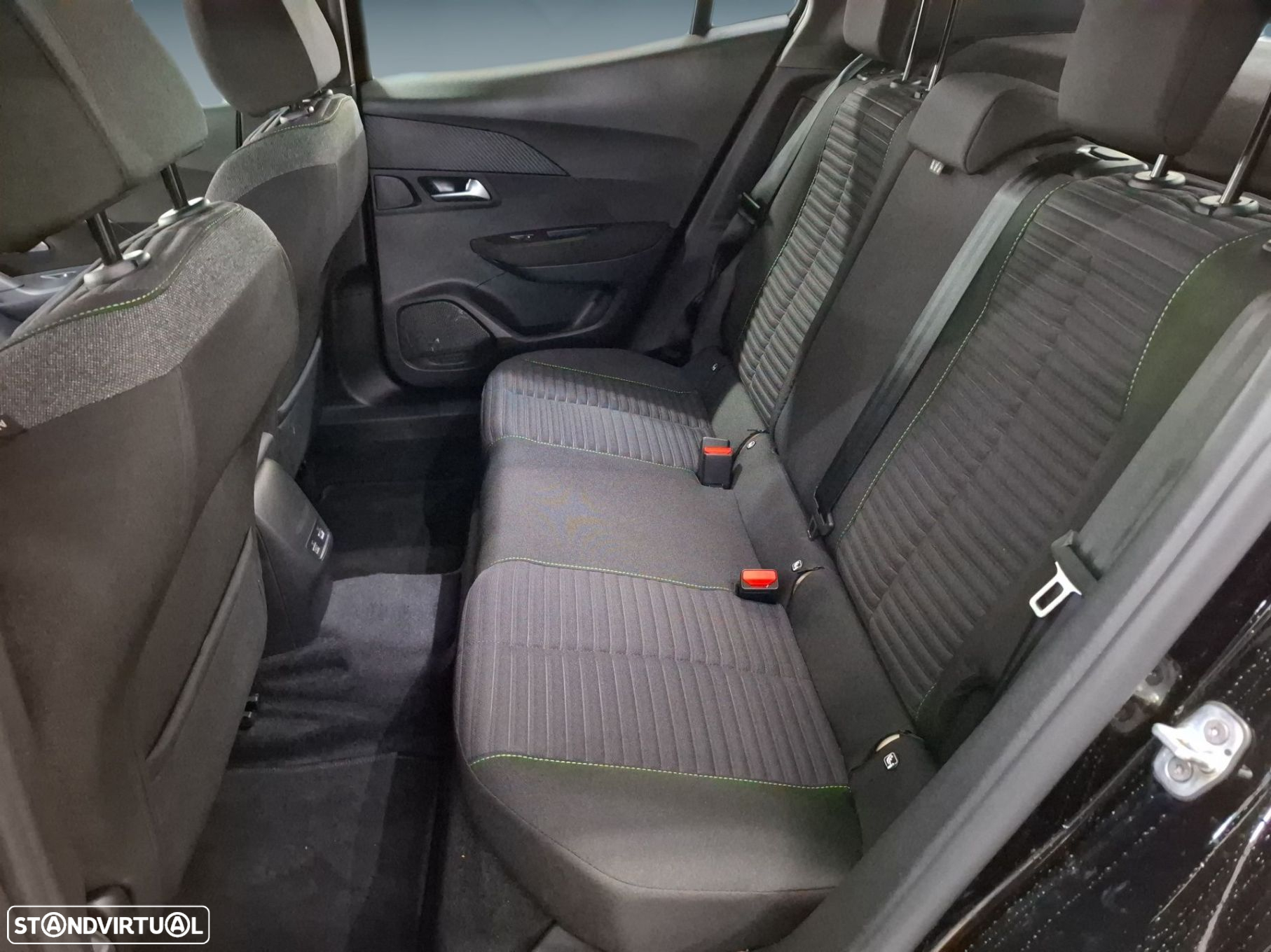 Peugeot e-2008 54 kWh Active - 11