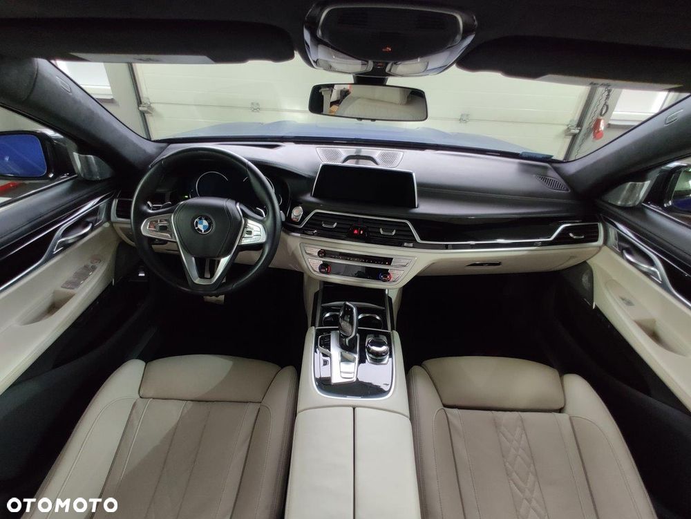 BMW Seria 7 750i - 20