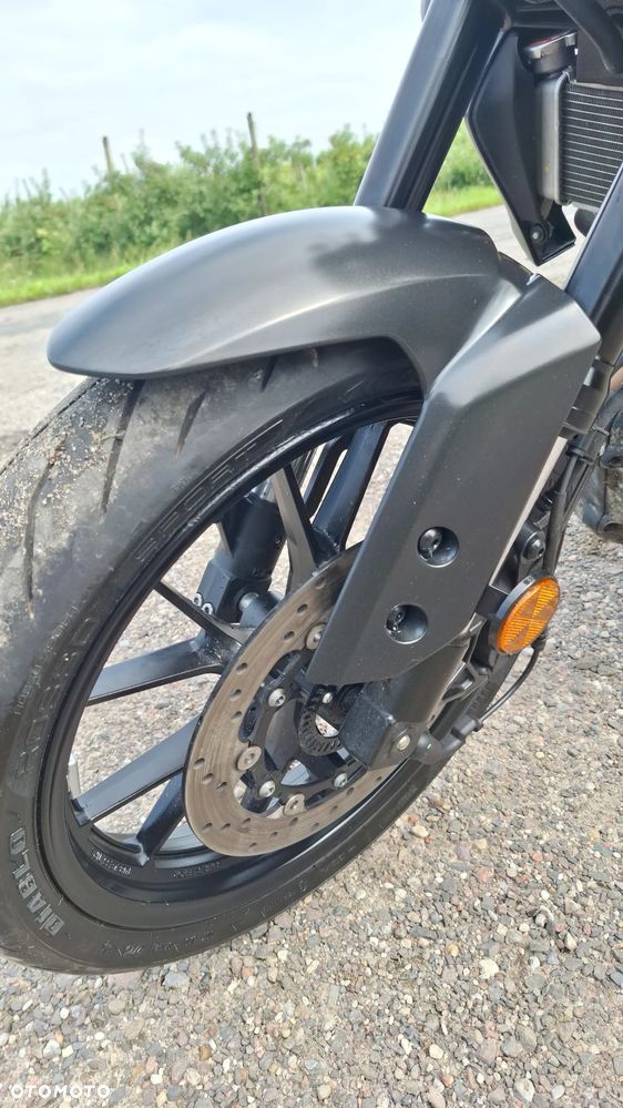 Yamaha MT - 24