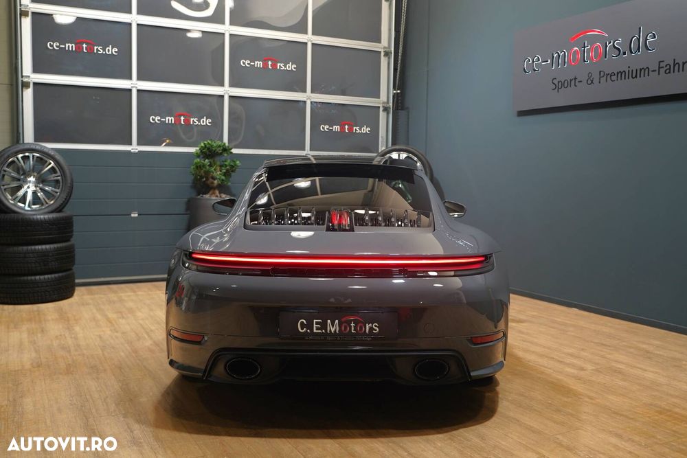 Porsche 911 - 12