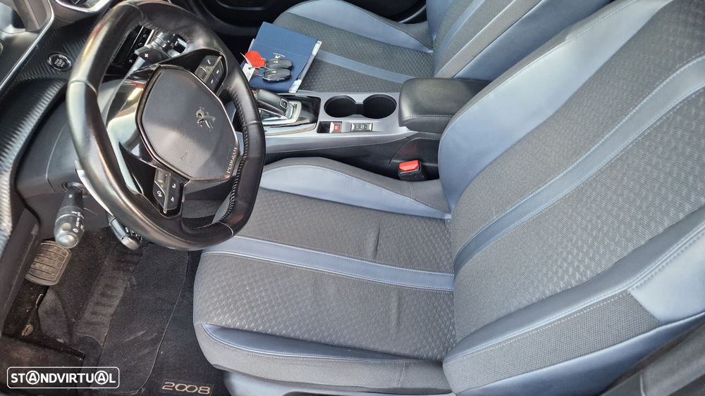 Peugeot 2008 1.5 BlueHDi Allure Pack EAT8 - 17