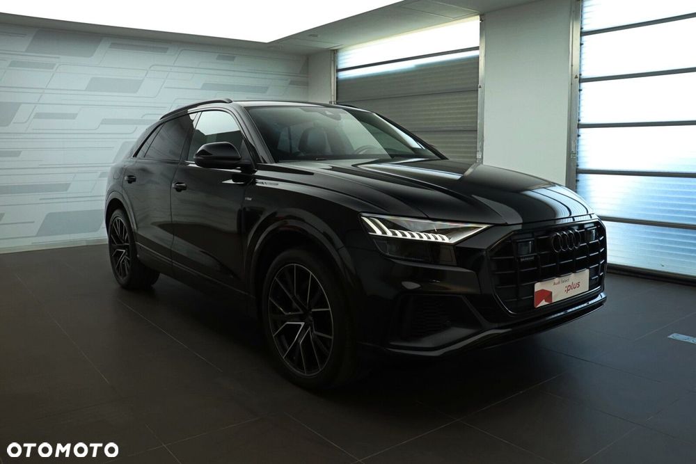 Audi Q8 - 10