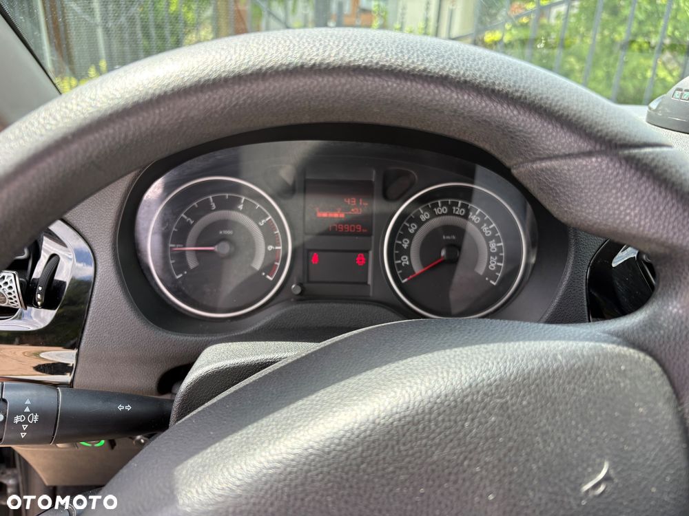 Peugeot 301 1.2 Pure Tech Active - 11