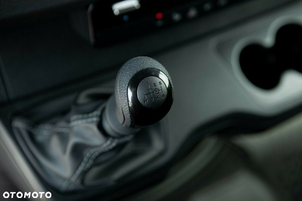 Mercedes-Benz Sprinter - 22