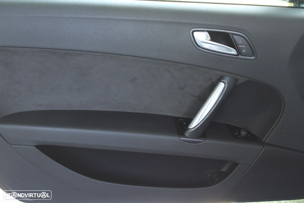 Audi TT Coupé 2.0 TDI quattro S-line - 26