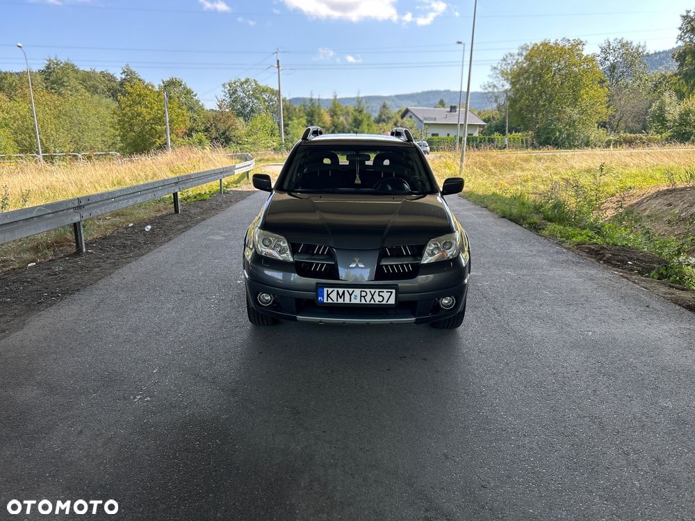 Mitsubishi Outlander 2.4 Intense - 2