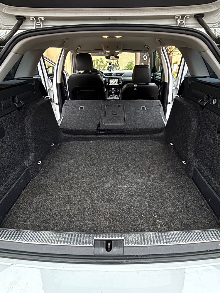 Skoda Superb 2.0 TDI Ambition DSG - 15