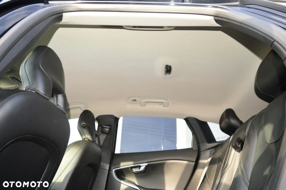 Volvo V40 D2 Summum - 34