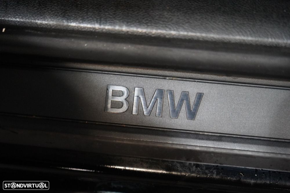 BMW 318 d Line Luxury - 29