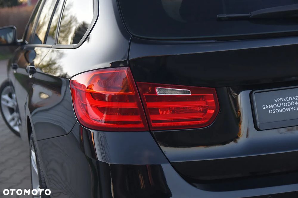 BMW Seria 3 318d Sport Line - 36