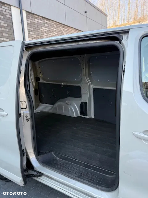 Opel Vivaro - 11