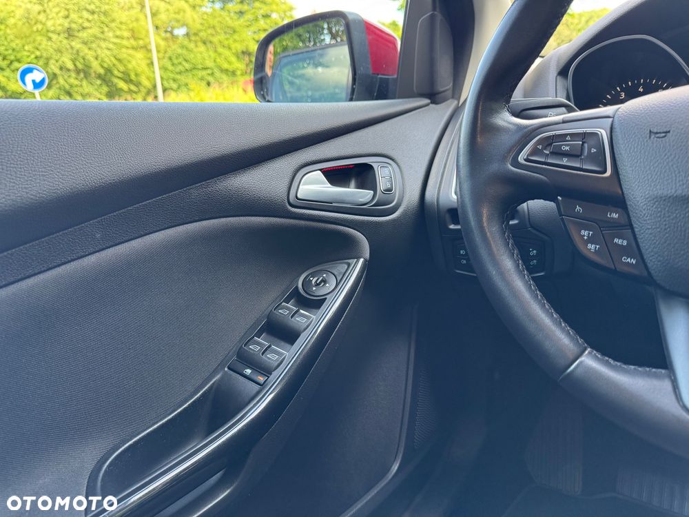 Ford Focus 1.0 EcoBoost Titanium - 19
