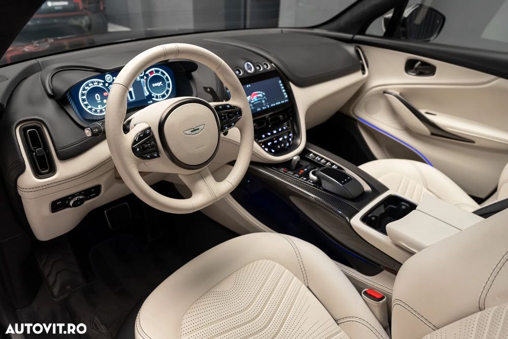 Aston Martin DBX - 16