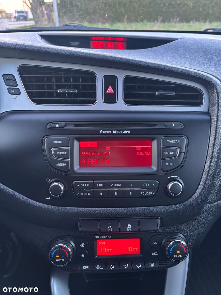 Kia Ceed 1.6 CRDi 128 Dream Team Edition - 24