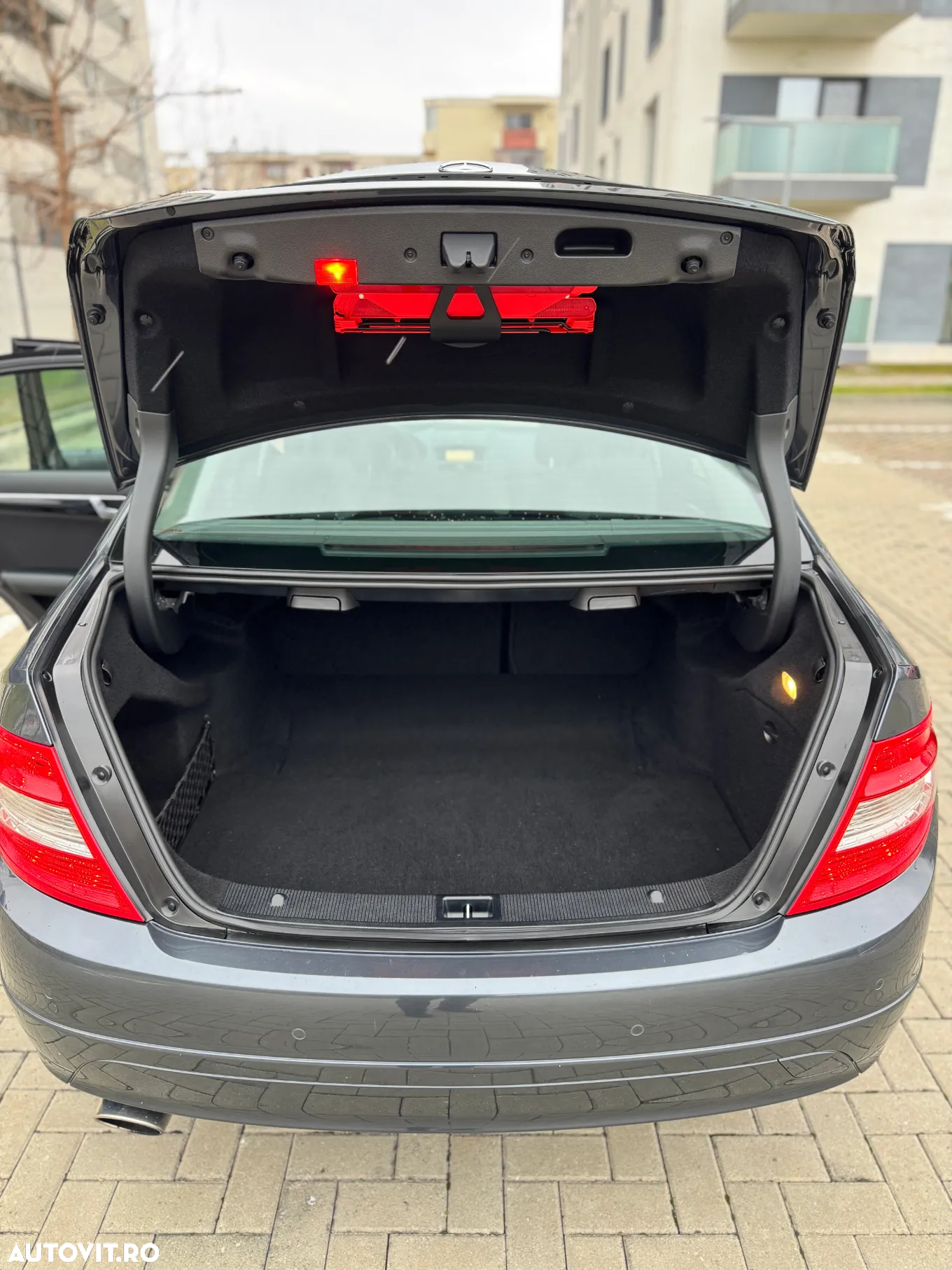 Mercedes-Benz C - 9