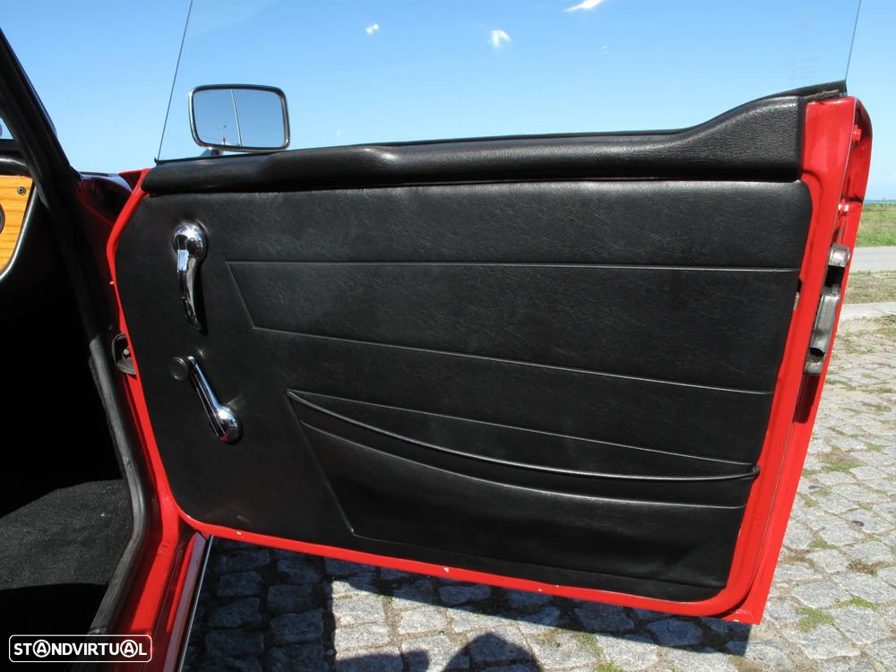 Triumph TR6 - 16