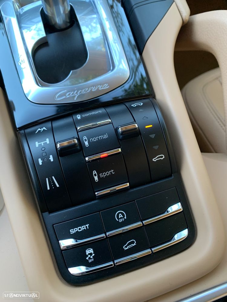 Porsche Cayenne - 24