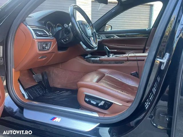 BMW Seria 7 750i xDrive - 19