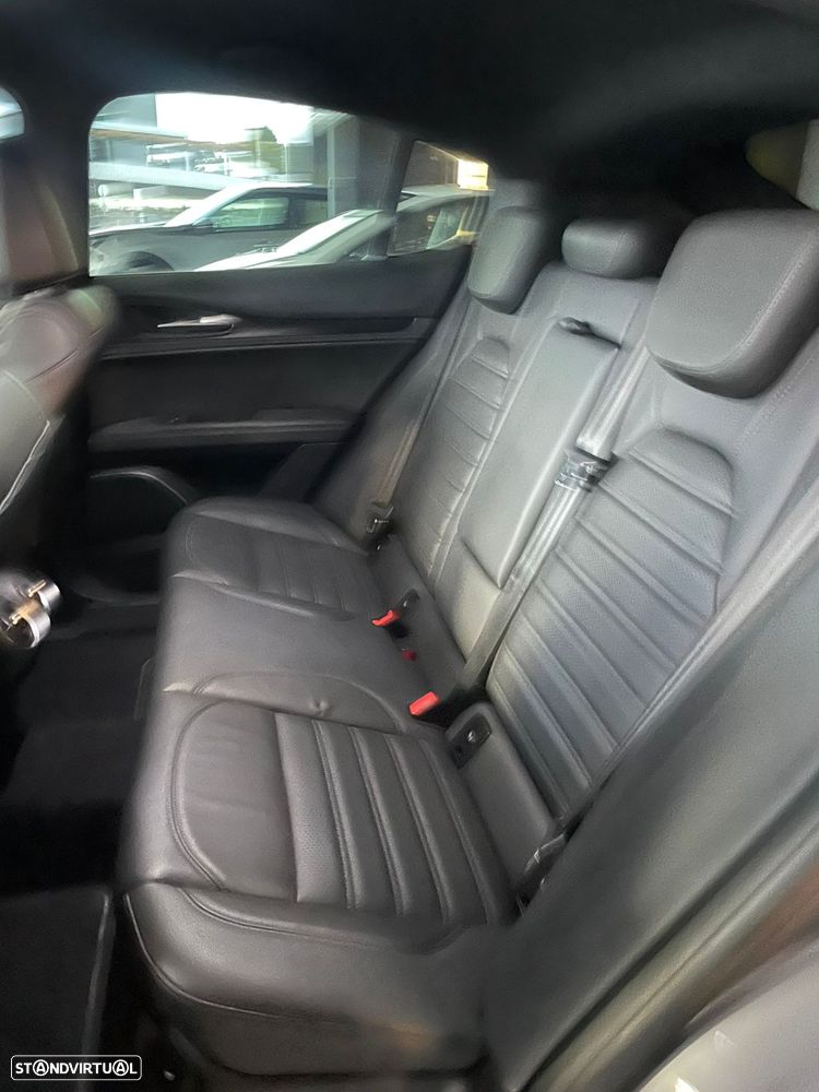Alfa Romeo Stelvio 2.2 D TI Q4 AT8 - 12