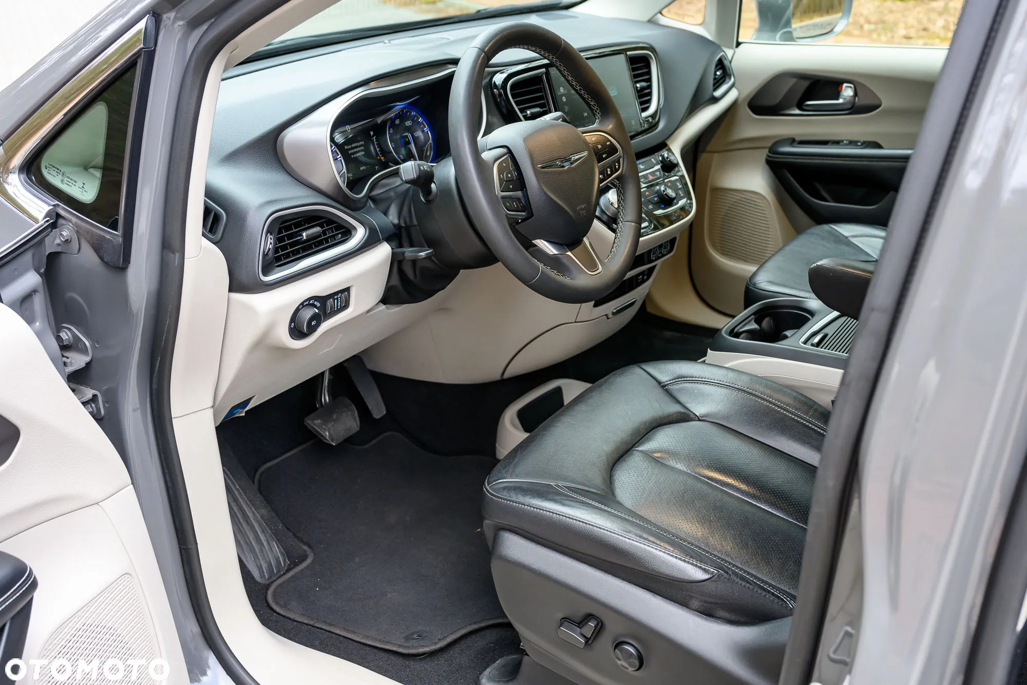 Chrysler Pacifica - 14