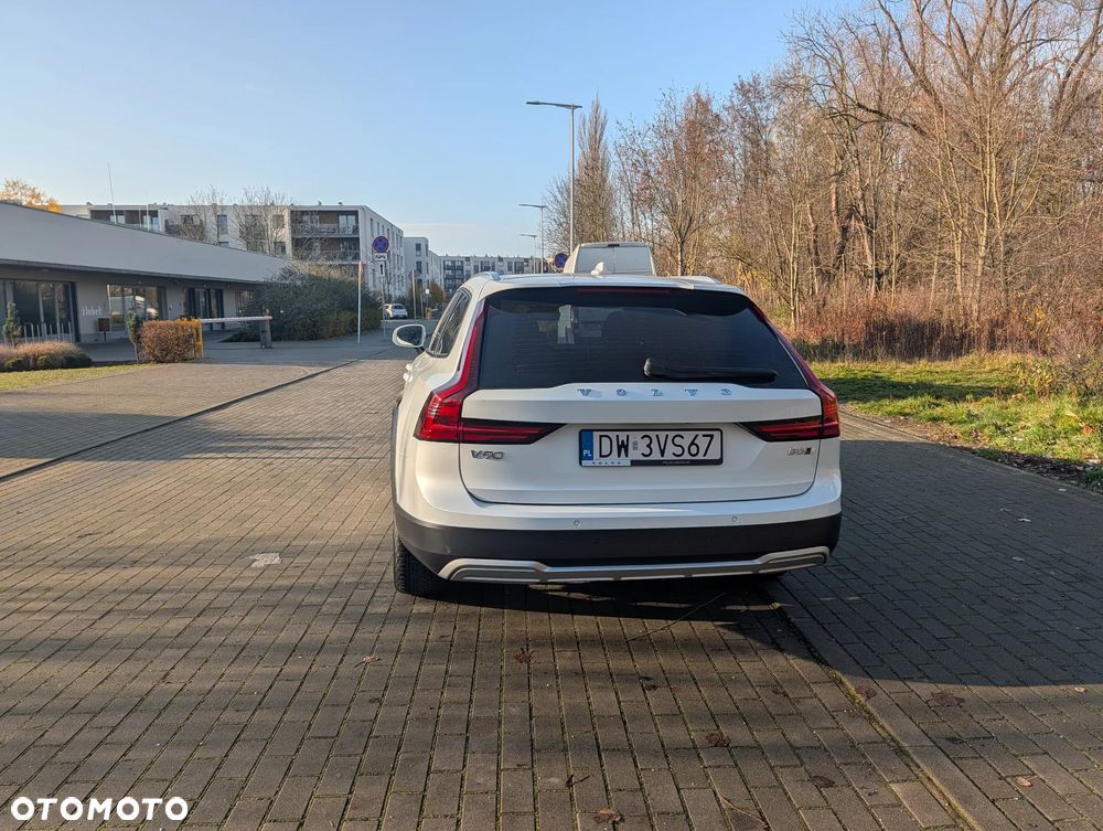 Volvo V90 Cross Country - 12
