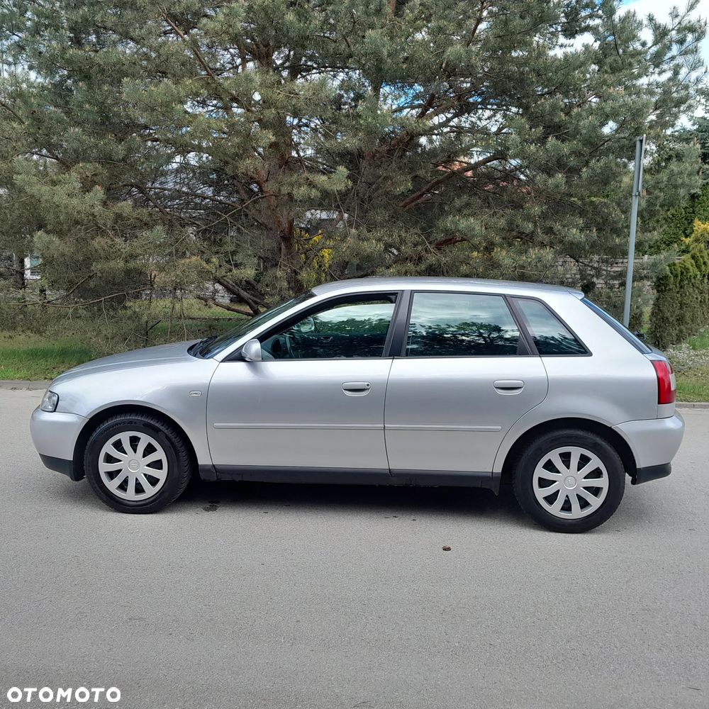 Audi A3 Sportback 1.6 Ambiente - 2
