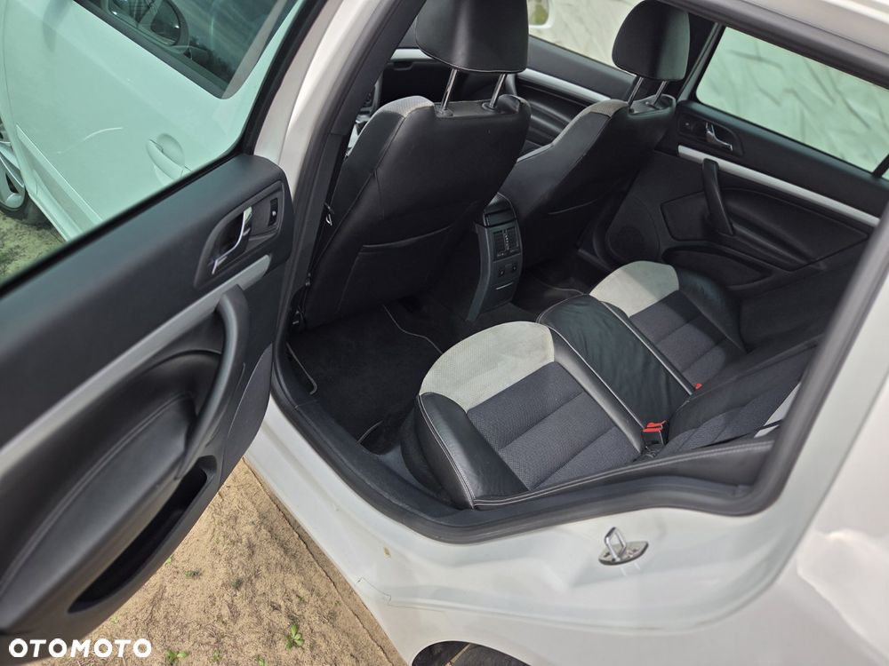 Skoda Octavia 2.0 TDI DPF DSG RS - 9