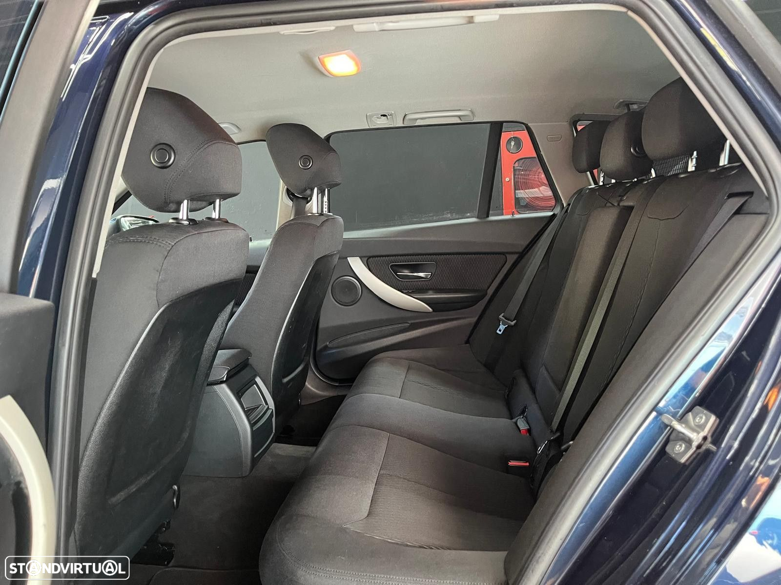BMW 318 d Touring - 11