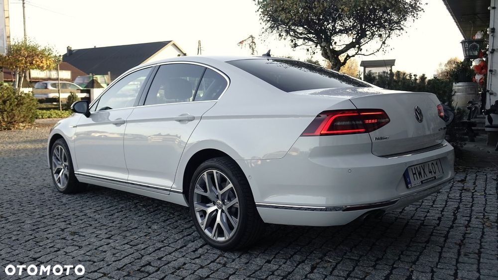 Volkswagen Passat - 13