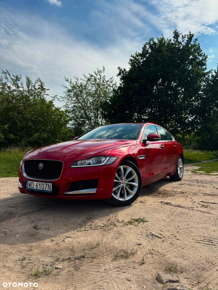 Jaguar XF 2.0 i4D AWD Prestige - 4